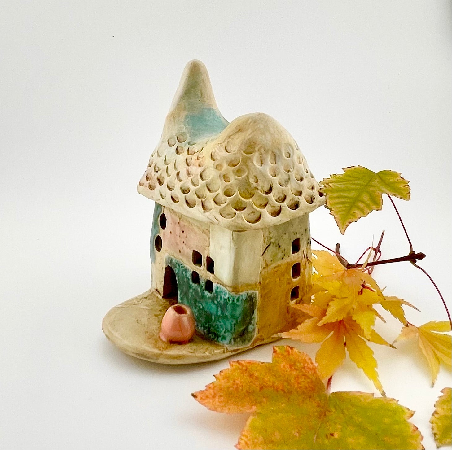 Little Spirit House 0031, Tile roof variant